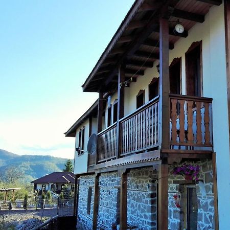 Semana Guesthouse Vrata ภายนอก รูปภาพ