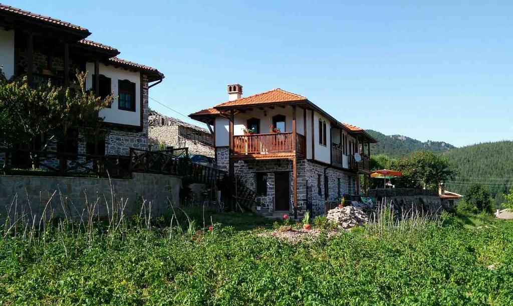 Semana Guesthouse Vrata ภายนอก รูปภาพ