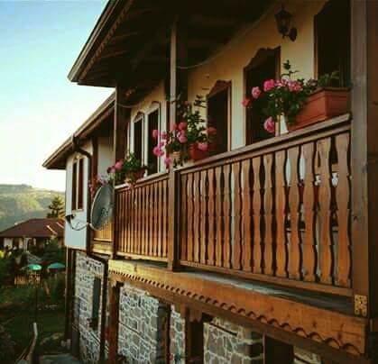 Semana Guesthouse Vrata ภายนอก รูปภาพ